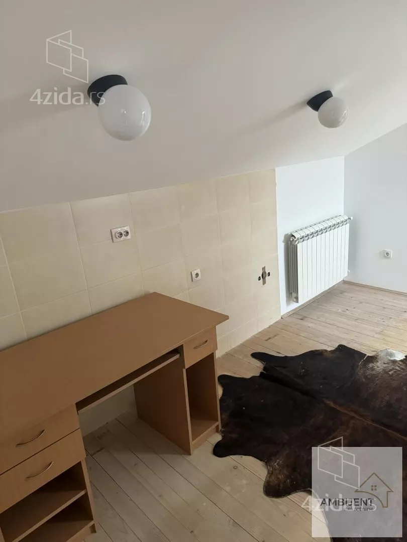 Šestosoban stan | 4zida