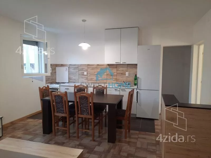 Četvoroiposoban stan | 4zida