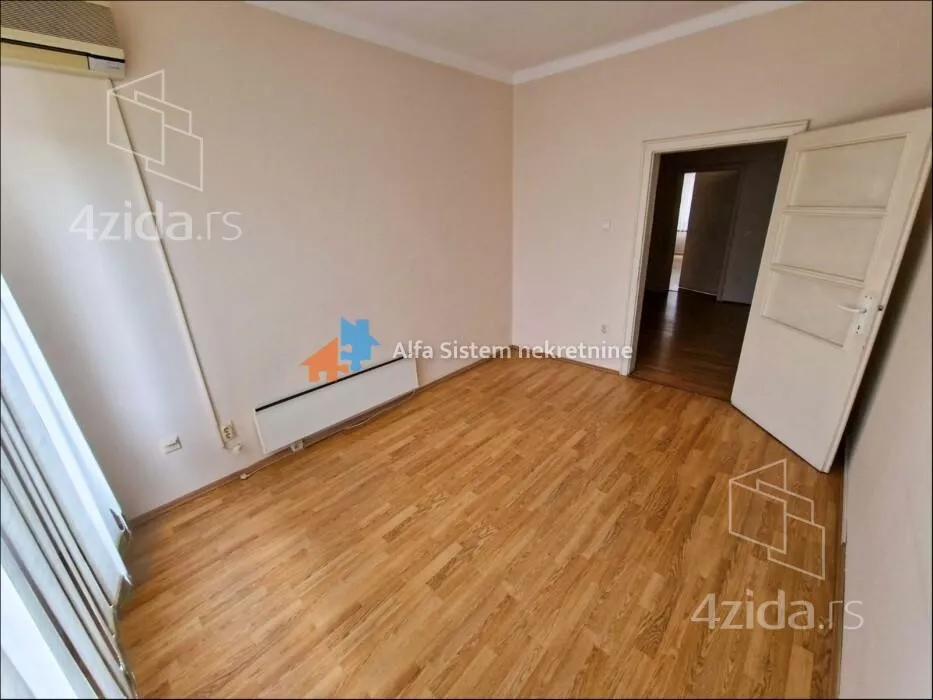 Četvoroiposoban stan | 4zida