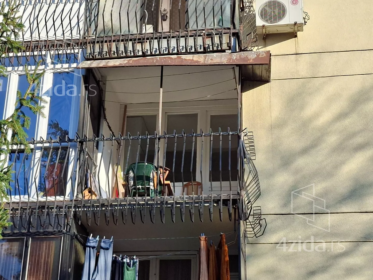 Troiposoban stan | 4zida