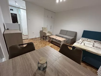 Ustanička | 4zida.rs