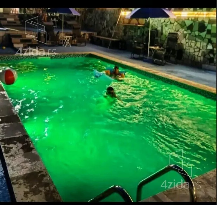 5-etažna kuća | 4zida