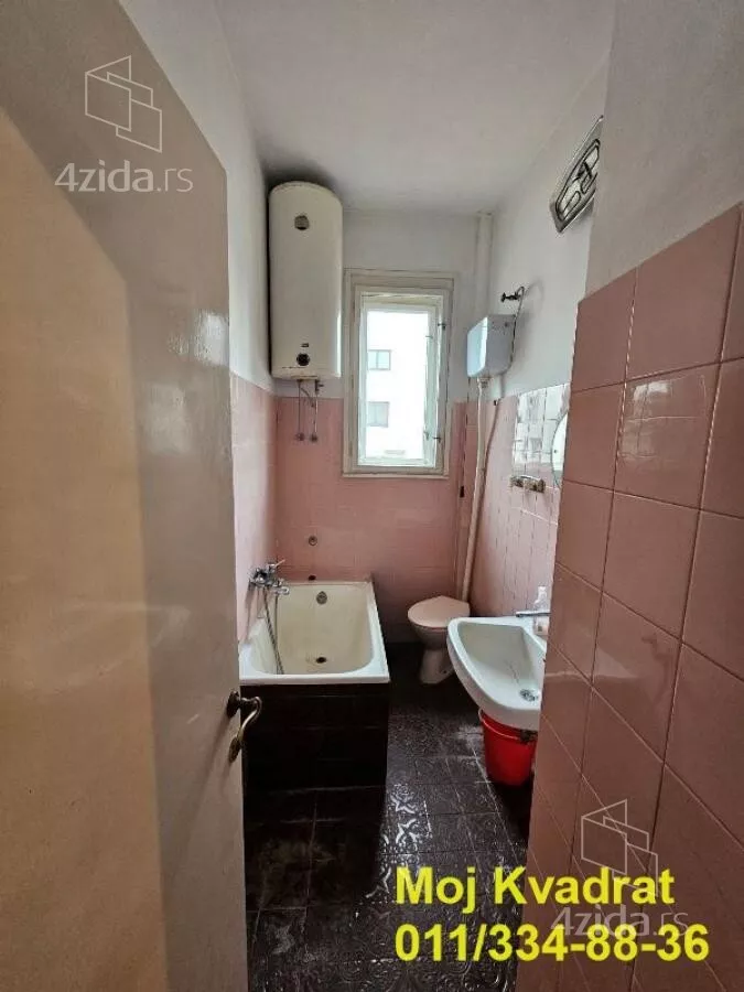 Četvoroiposoban stan | 4zida