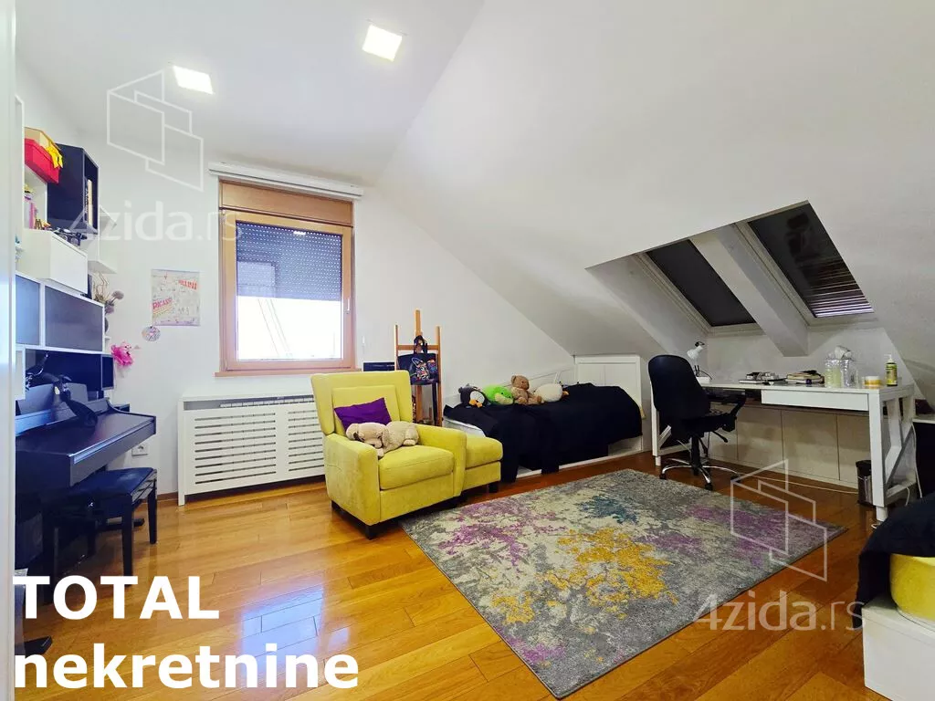 Sedmosoban stan | 4zida