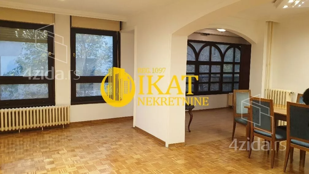 Četvoroiposoban stan | 4zida