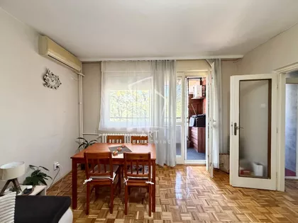 Sretena Mladenovića Mike | 4zida.rs