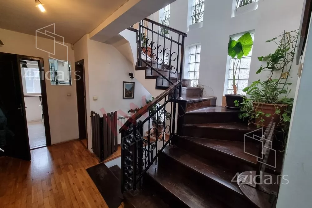 3-etažna kuća | 4zida