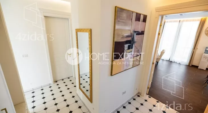 Petosoban stan | 4zida