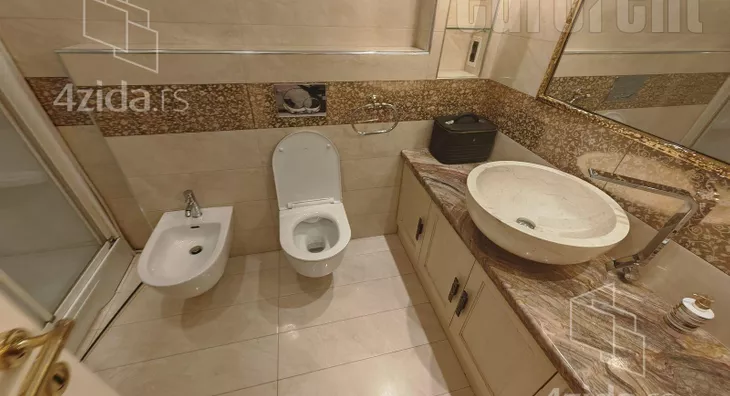 5-etažna kuća | 4zida