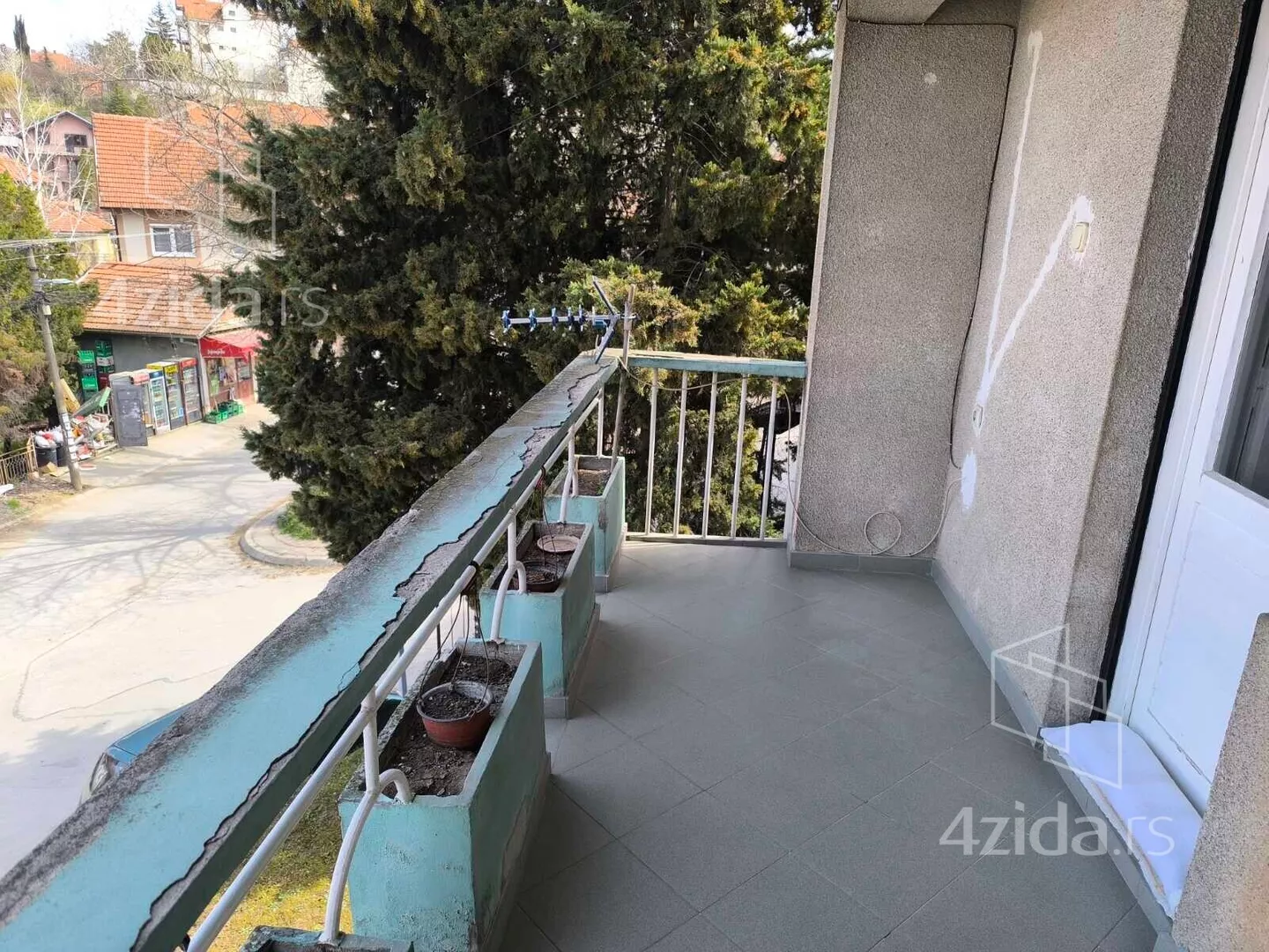 Troiposoban stan | 4zida
