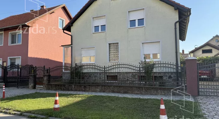 4-etažna kuća | 4zida
