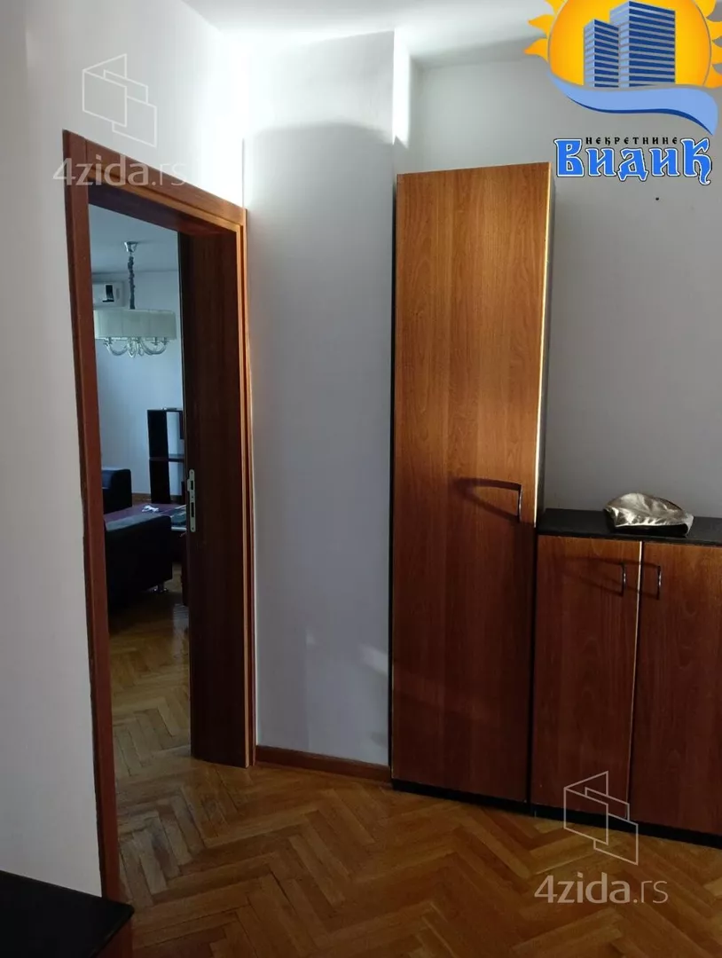 Četvoroiposoban stan | 4zida