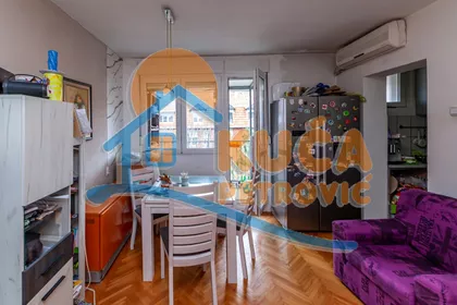 Radnih brigada | 4zida.rs