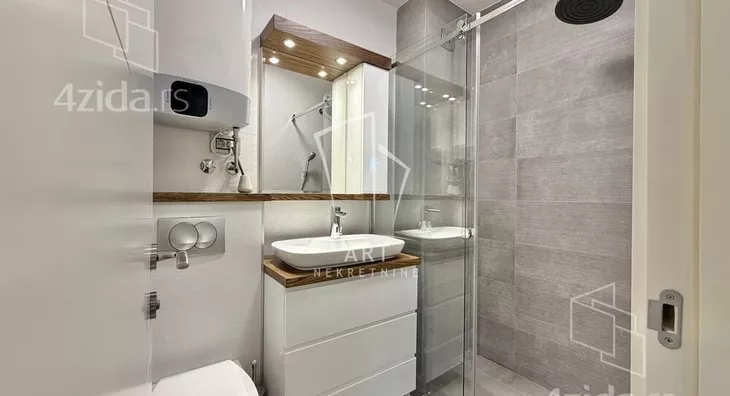 Petosoban stan | 4zida