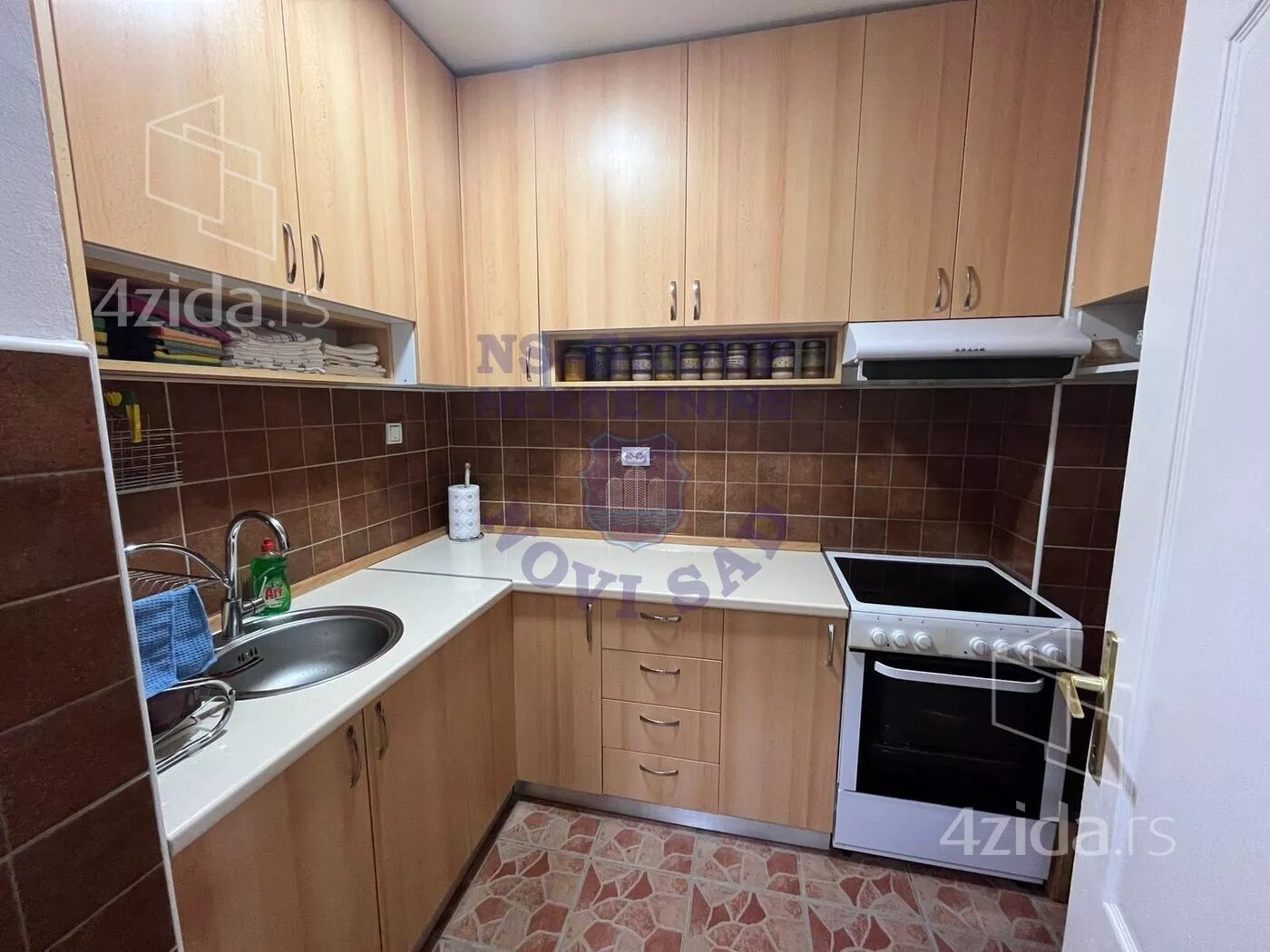 Troiposoban stan | 4zida