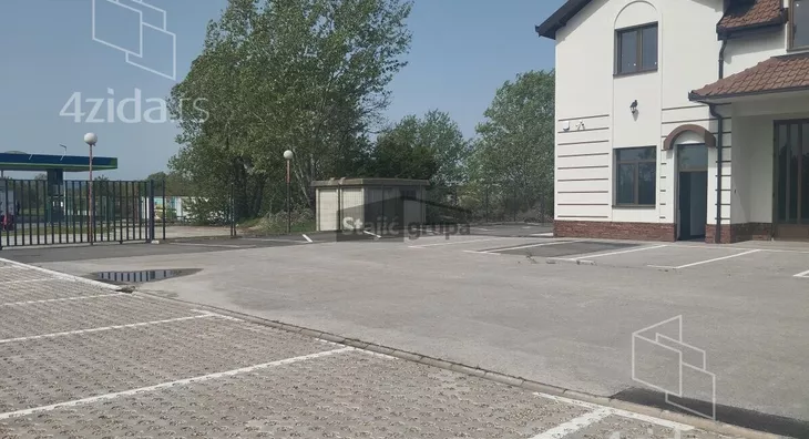 Poslovna zgrada | 4zida