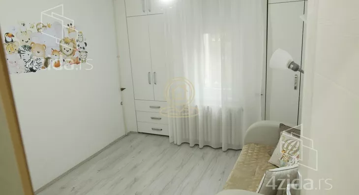 Petosoban stan | 4zida