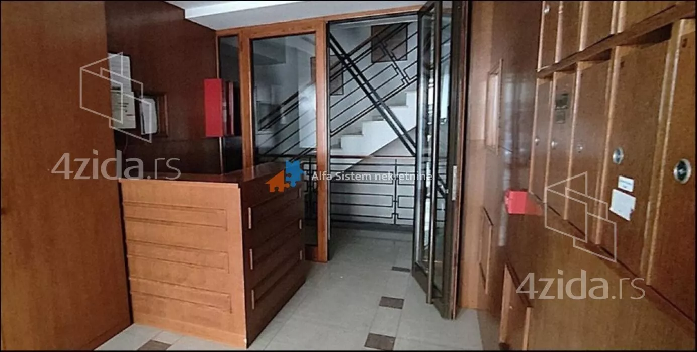 Petosoban stan | 4zida