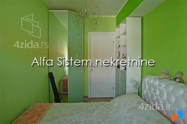 Petosoban stan | 4zida