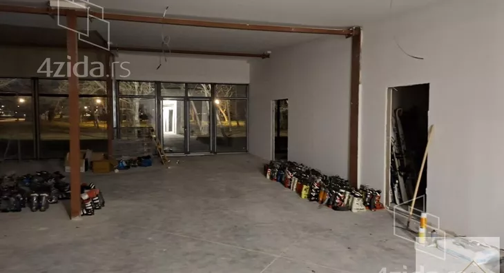Poslovni prostor | 4zida