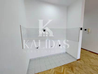 Cara Dušana | 4zida.rs