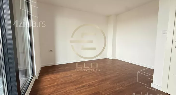 Šestosoban stan | 4zida