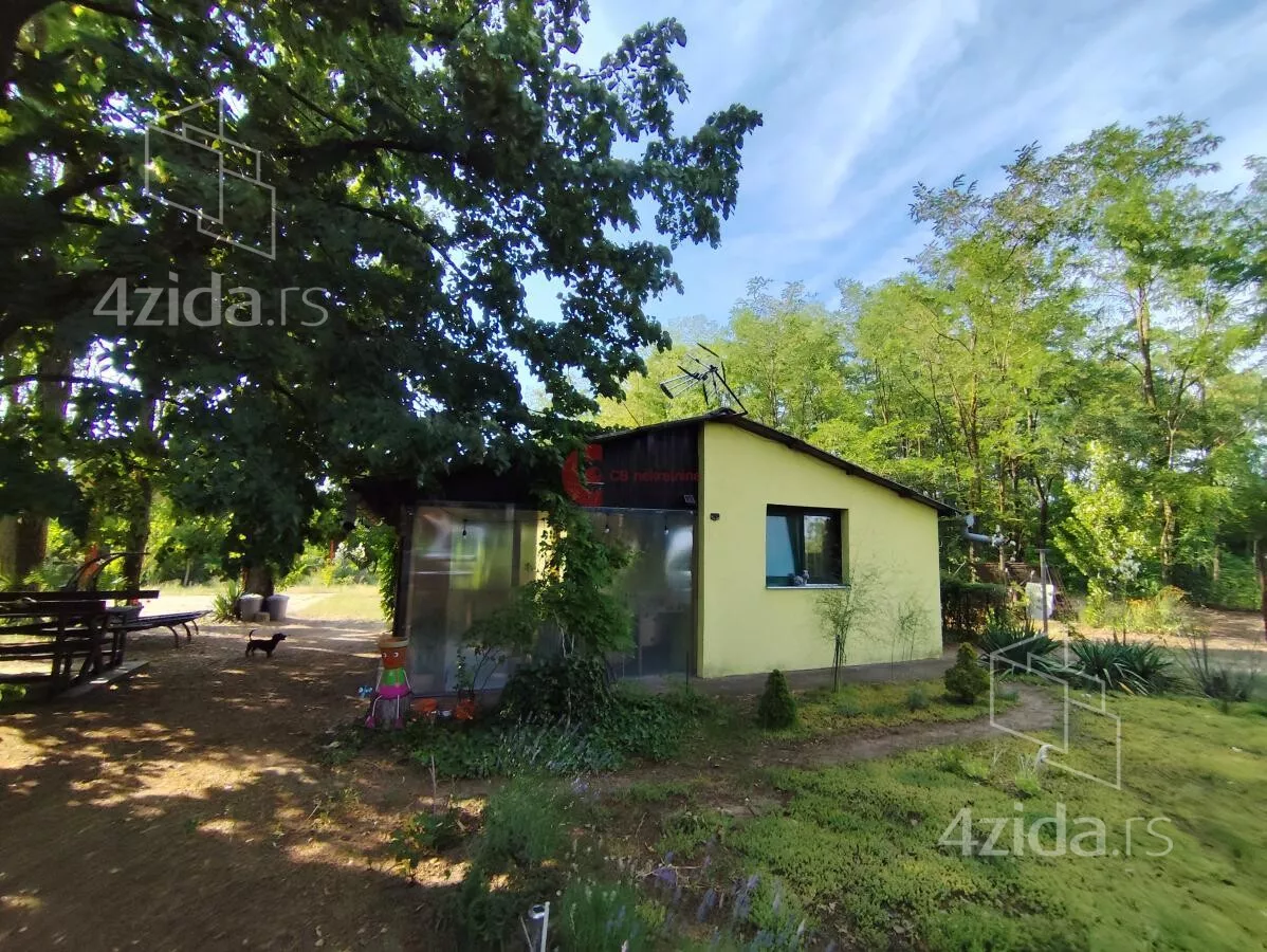 Plac | 4zida