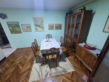 Mali Radanovac | 4zida.rs