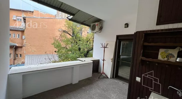 Šestosoban stan | 4zida