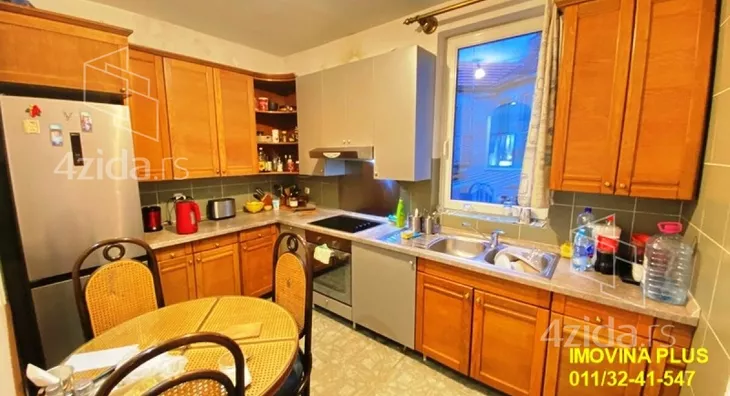 Petosoban stan | 4zida