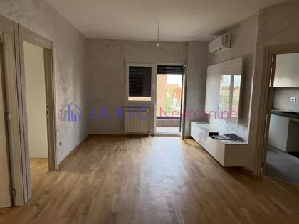 Stari Banovci | 4zida.rs