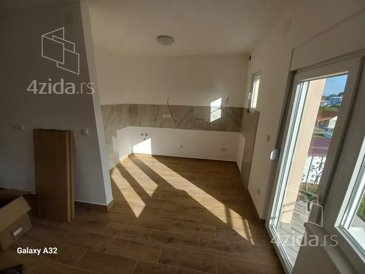 Troiposoban stan | 4zida