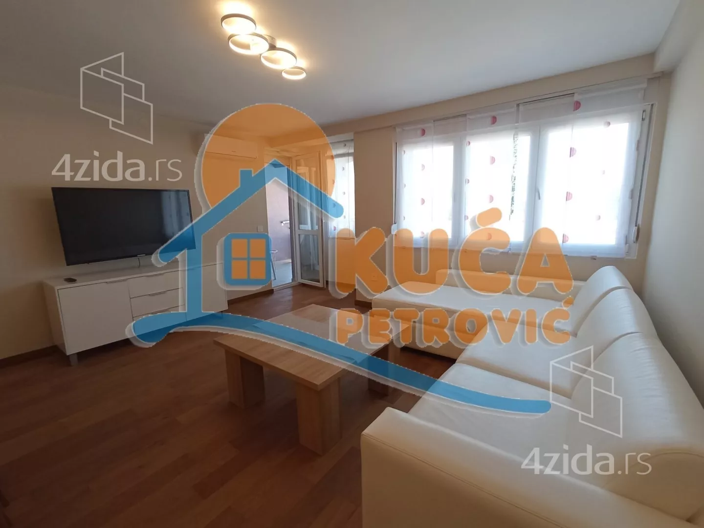 Troiposoban stan | 4zida