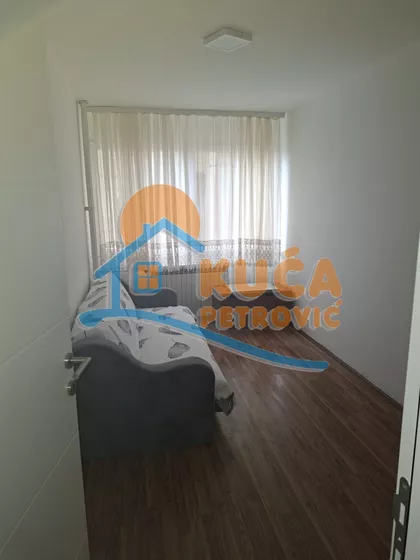 Trg 14. oktobra | 4zida.rs