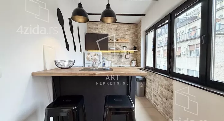 Petoiposoban stan | 4zida