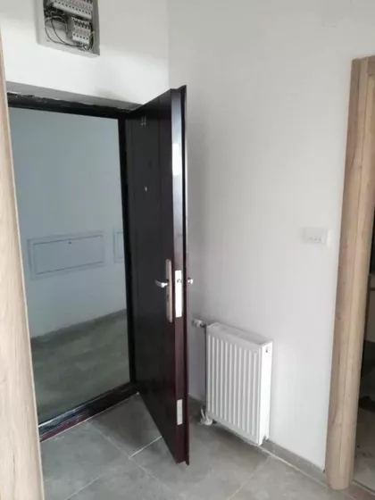 Crveni Pevac | 4zida.rs