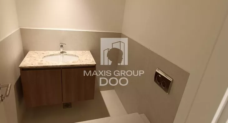 Šestosoban stan | 4zida