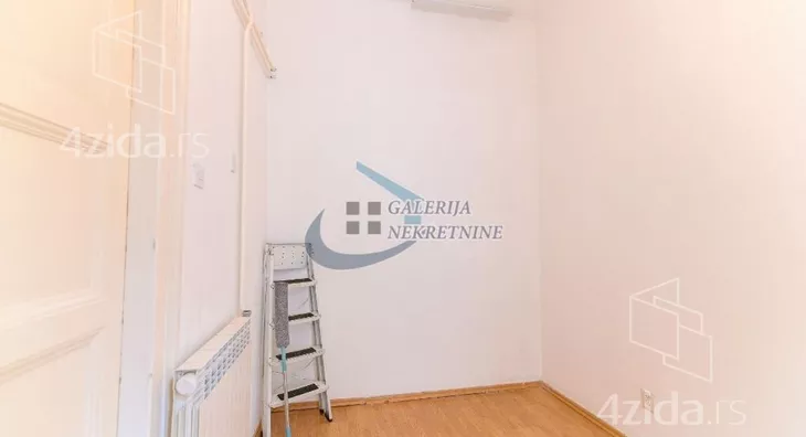 Četvoroiposoban stan | 4zida