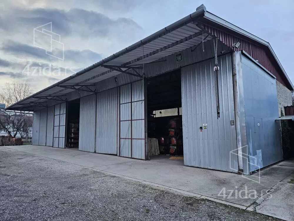 Poslovna zgrada | 4zida