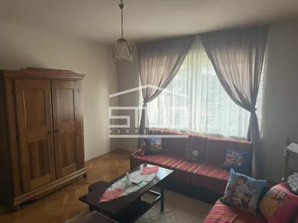 Svetosavska | 4zida.rs