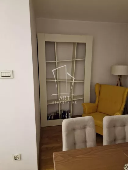 Ustanička | 4zida.rs