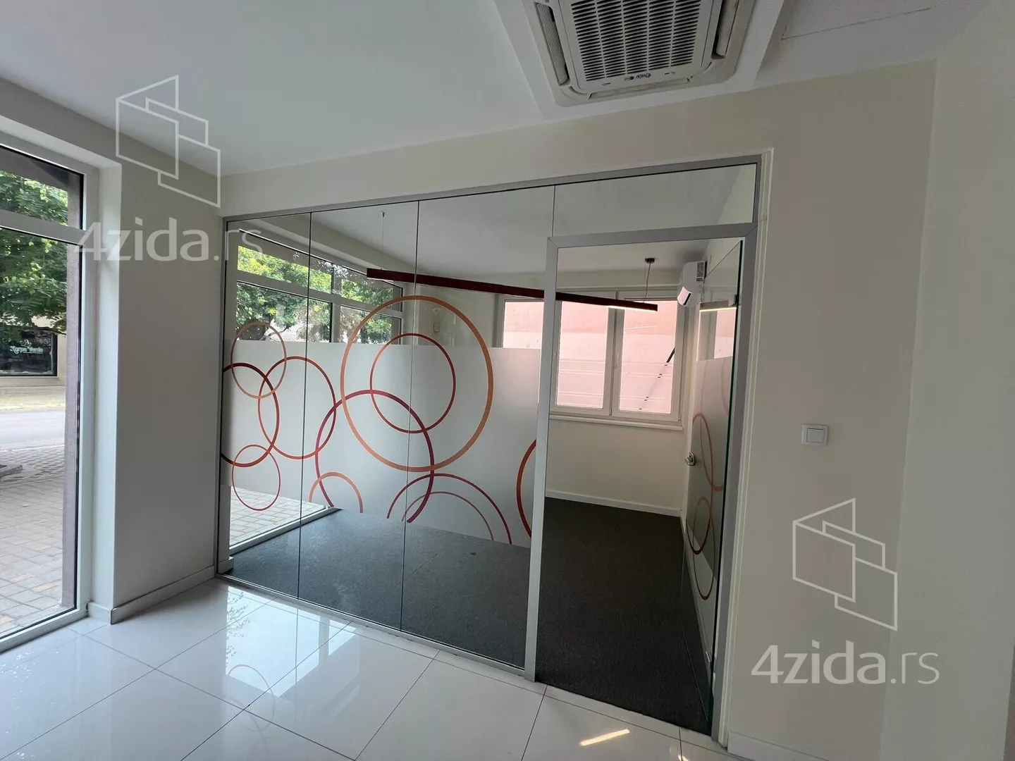 Lokal | 4zida