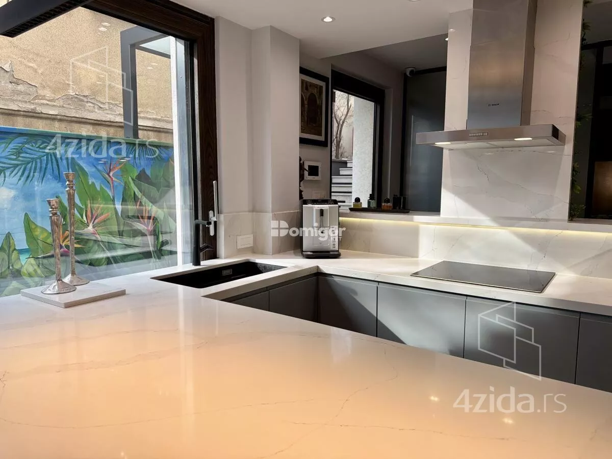 Četvoroiposoban stan | 4zida