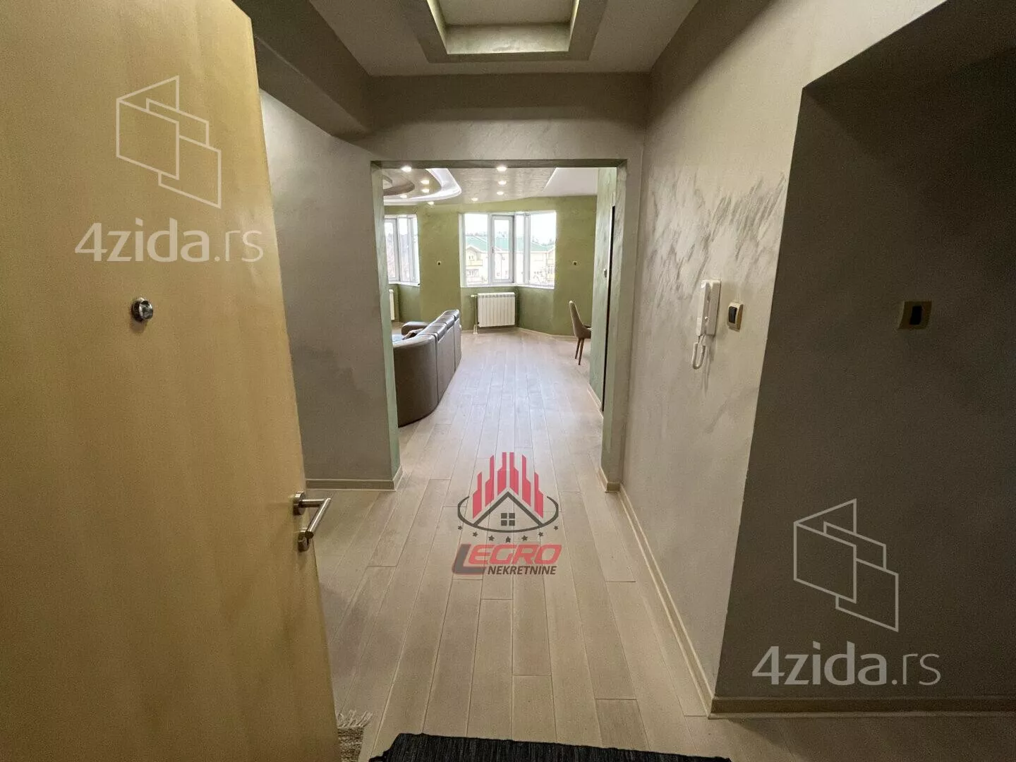 Petoiposoban stan | 4zida