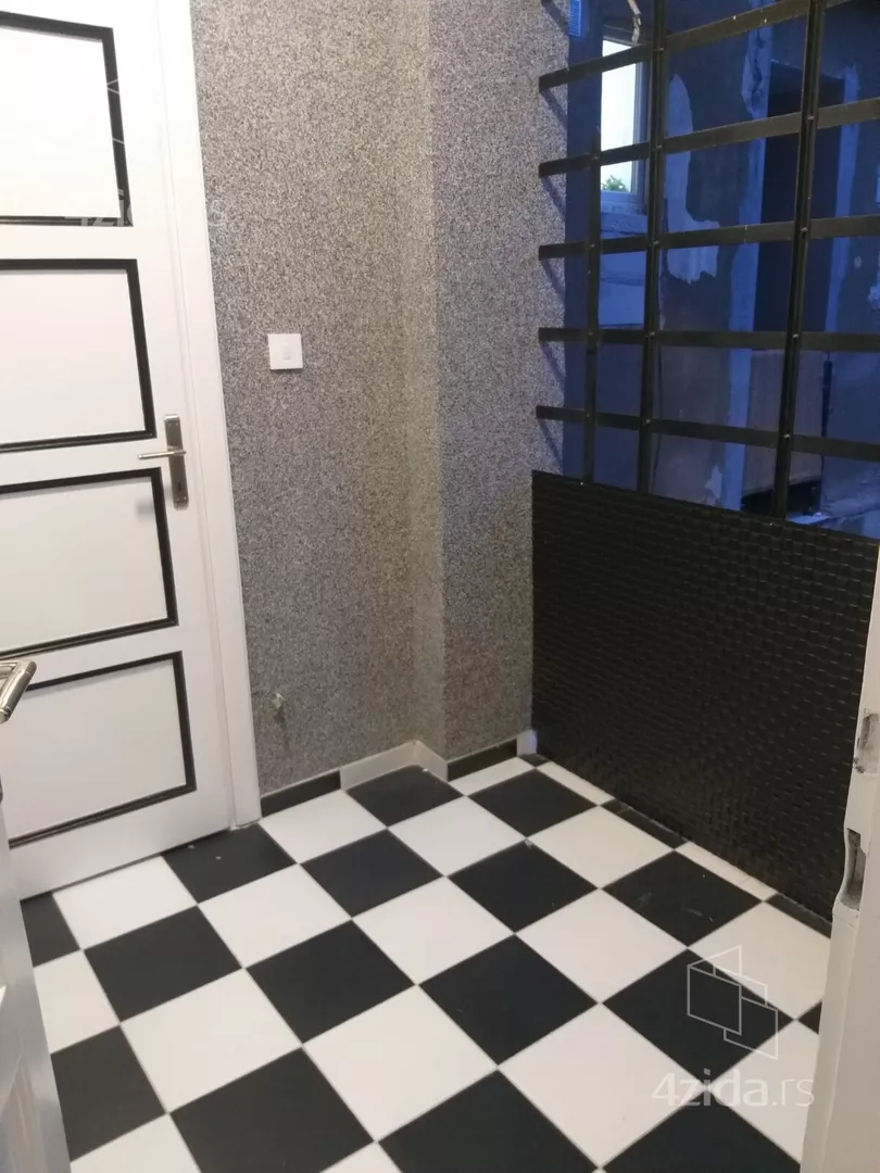 Četvoroiposoban stan | 4zida