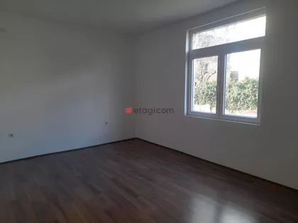 Autobuska Stanica | 4zida.rs