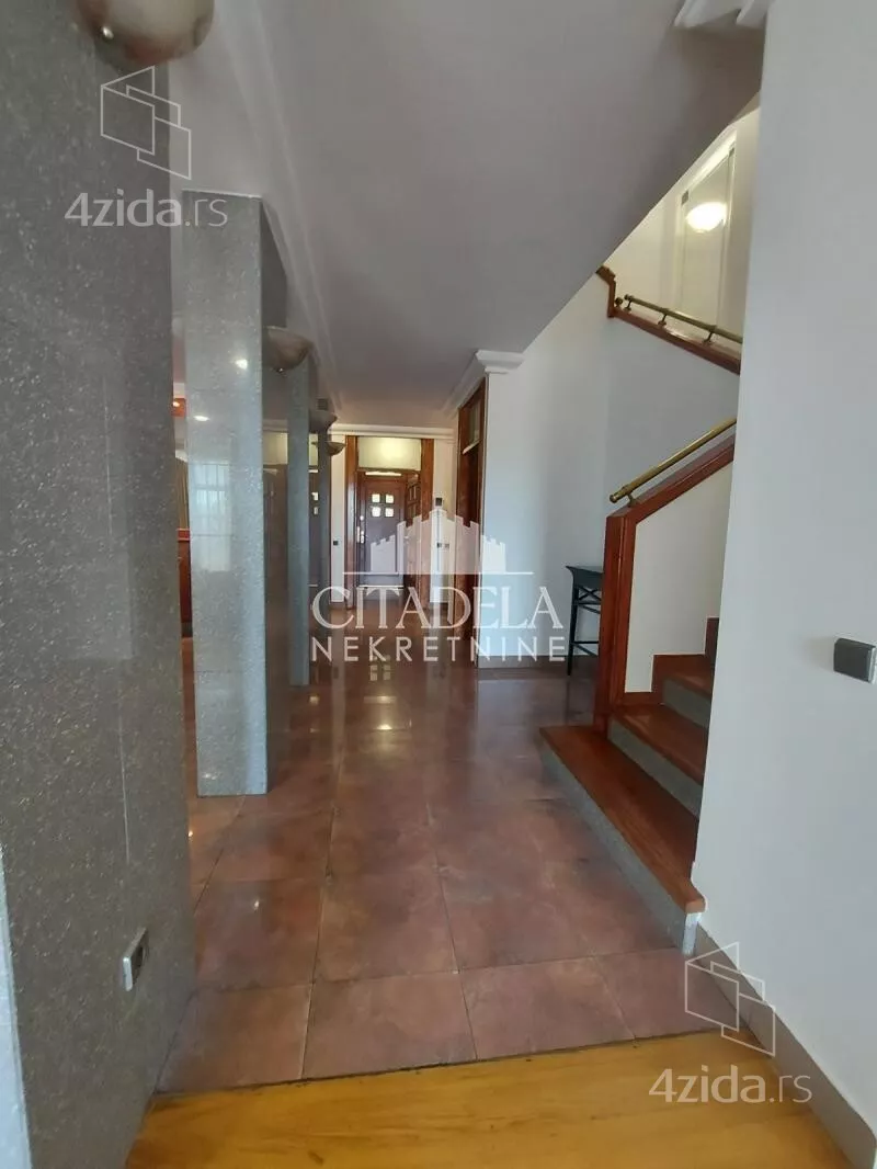 4-etažna kuća | 4zida