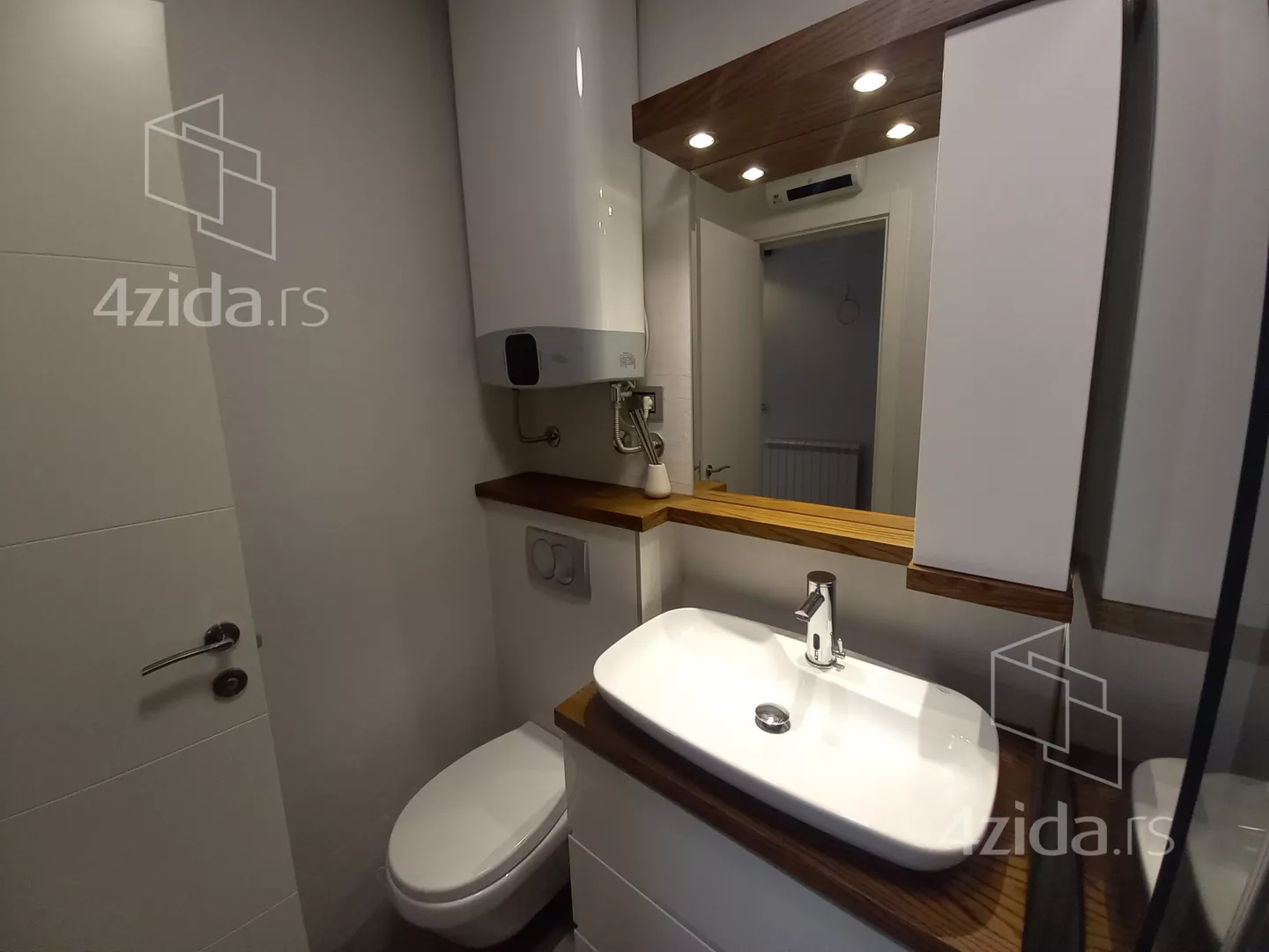 Petosoban stan | 4zida