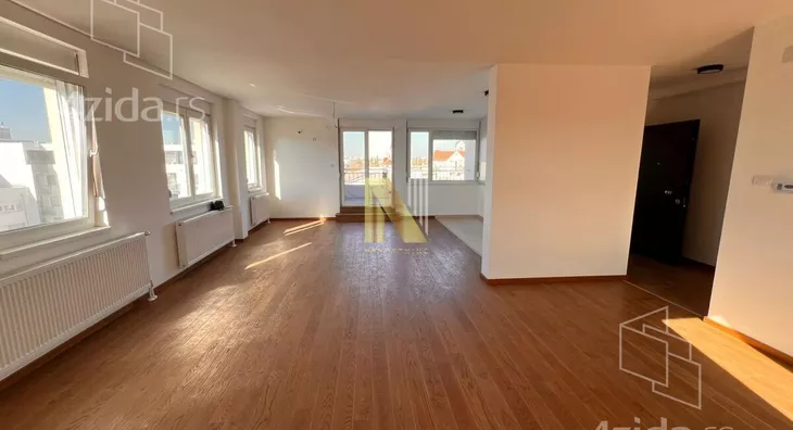 Šestosoban stan | 4zida