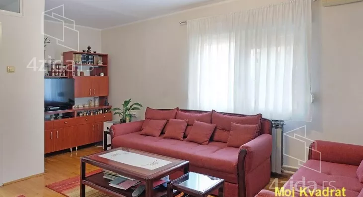 Šestosoban stan | 4zida